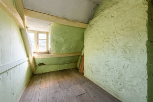 Loft Room 3- click for photo gallery